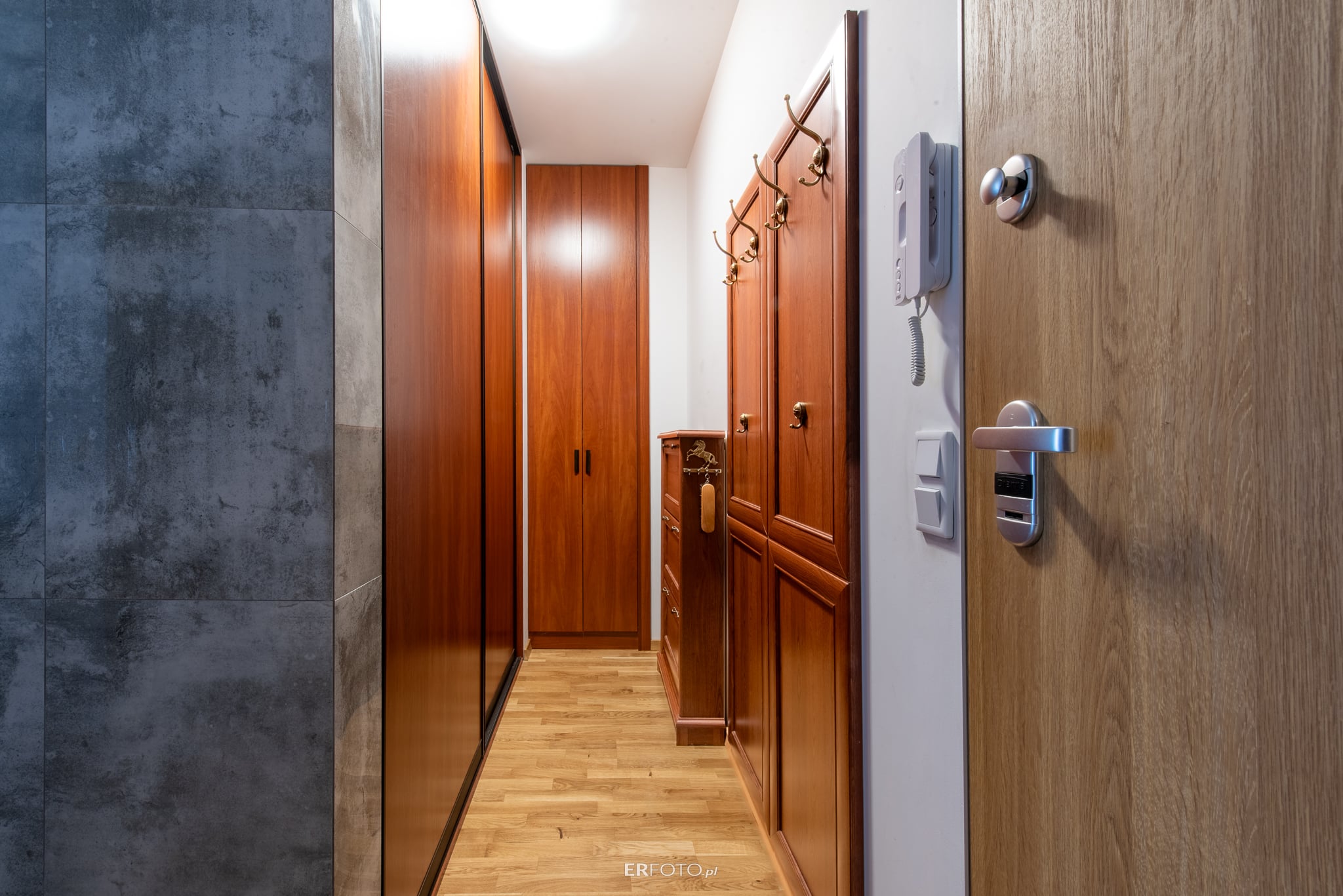 przedpokój z garderobą